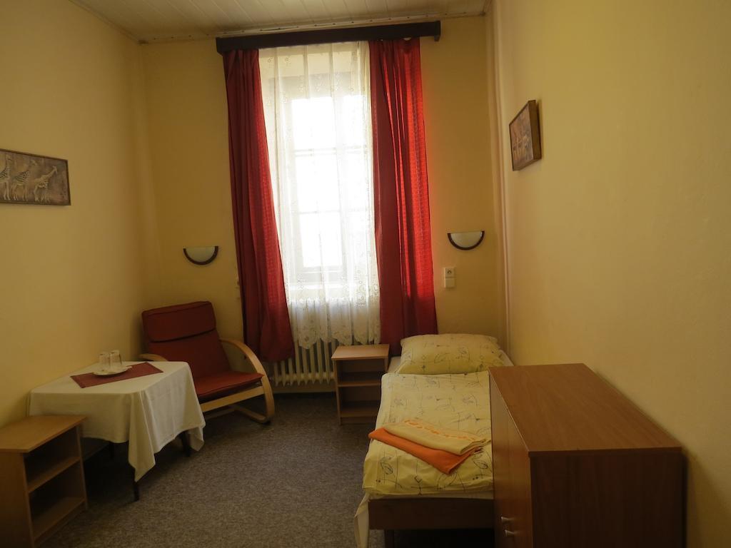 Hotel Cesky Dvur Beroun  Oda fotoğraf